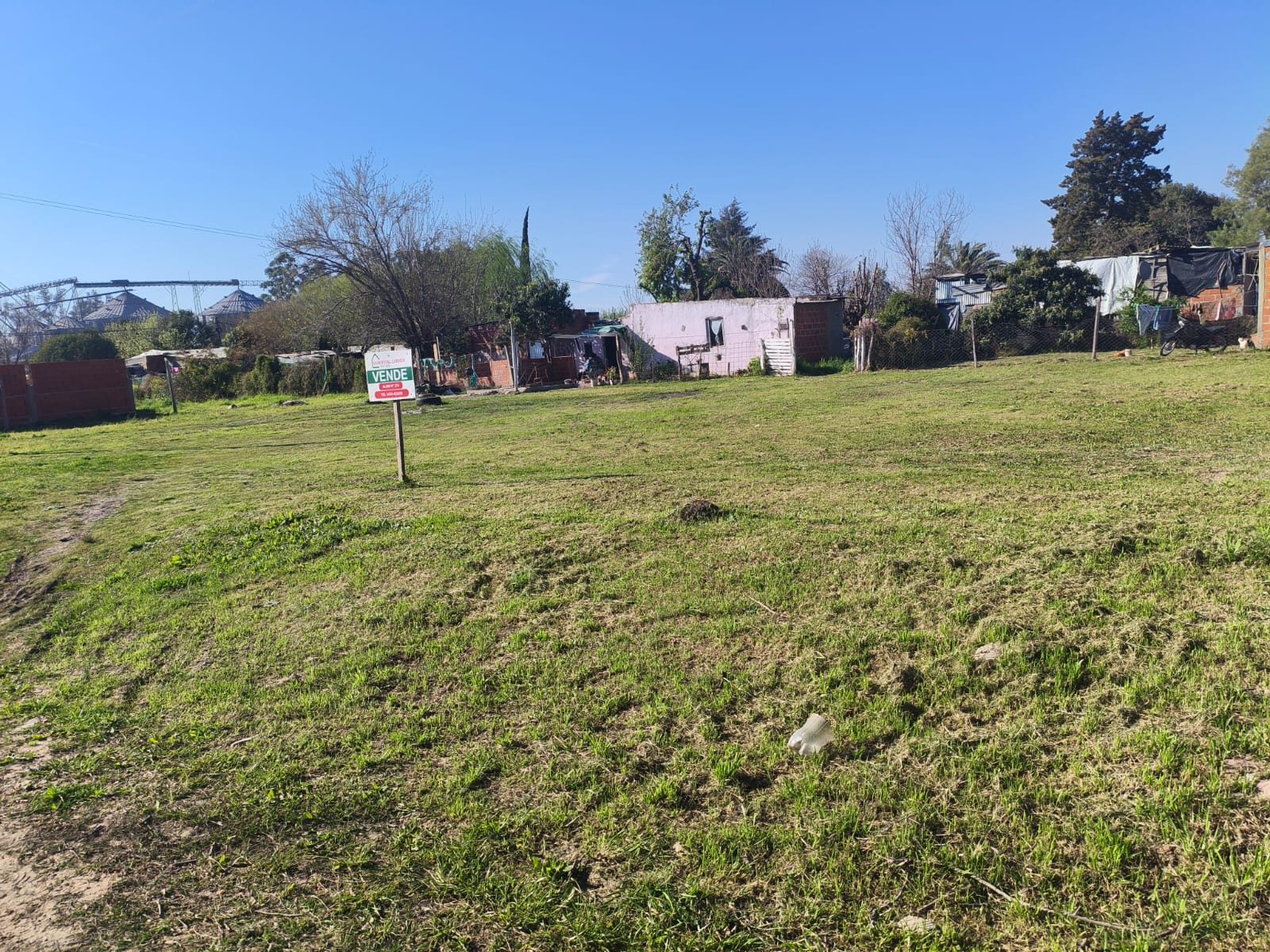 TRES TERRENOS O UN SOLO TERRENO EN CALLE ESTRADA