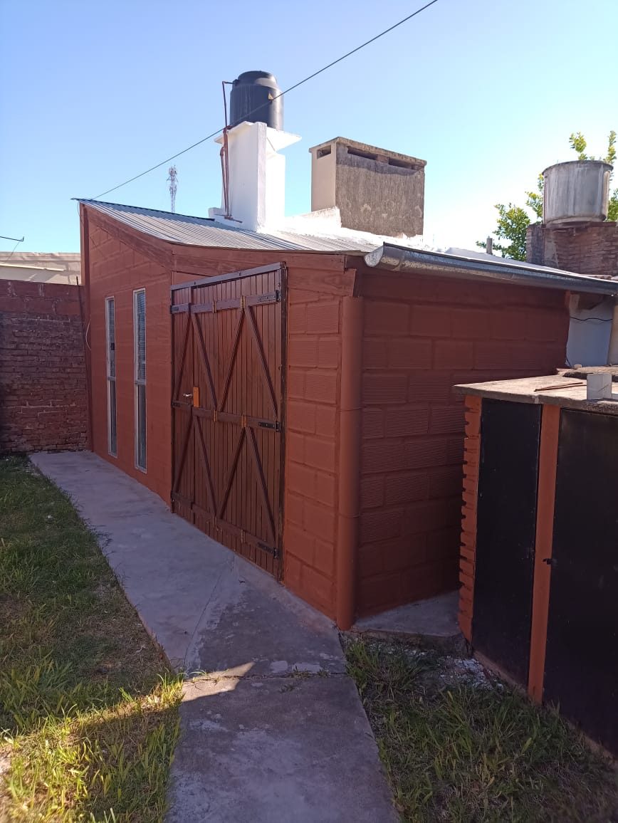DEPARTAMENTO INTERNO EN CALLE URQUIZA n.º 142